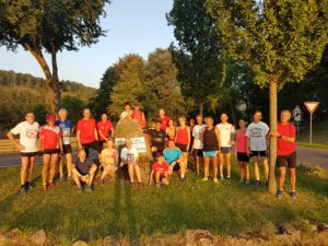 Kurz vor dem Ziel am Sportplatz Steinbach